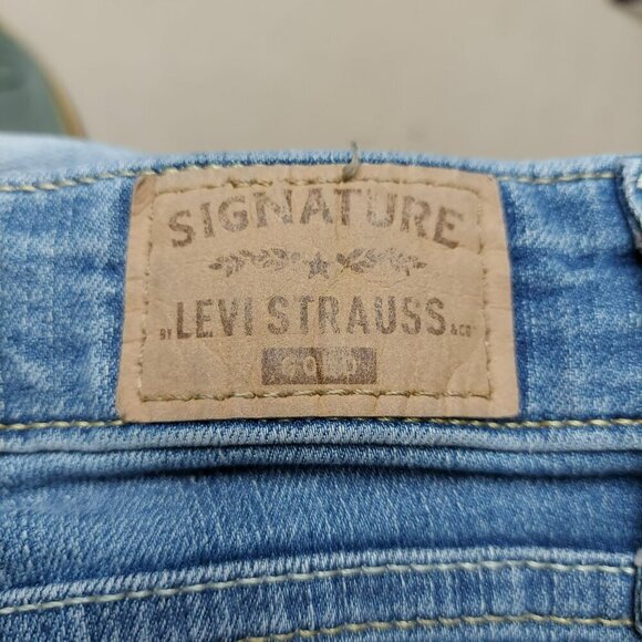 Levi Strauss & Co. Signature Mid-Rise Capri Jeans 29 Medium Denim Blue Cotton Po - Picture 5 of 5